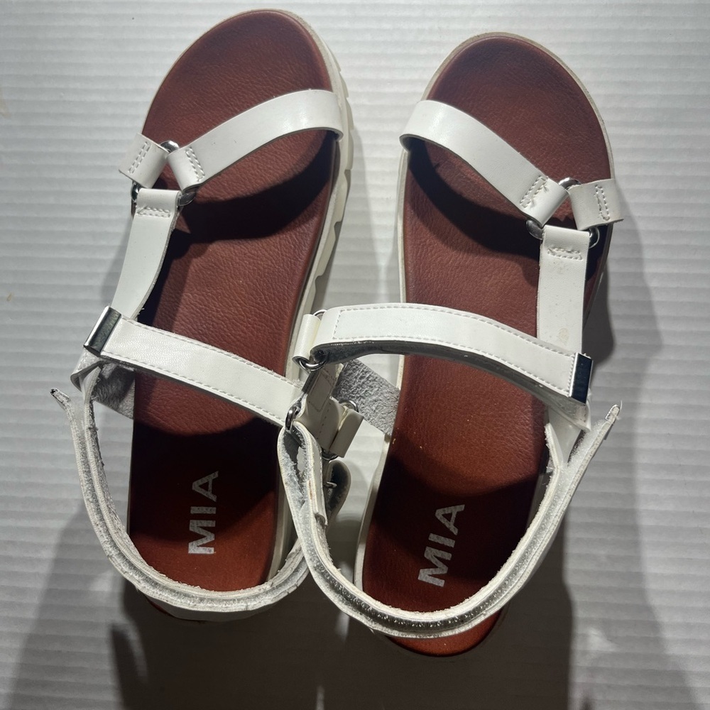 Mia Sz 9 strappy women Sandals Shoes Platform White Rubber Sole spring break